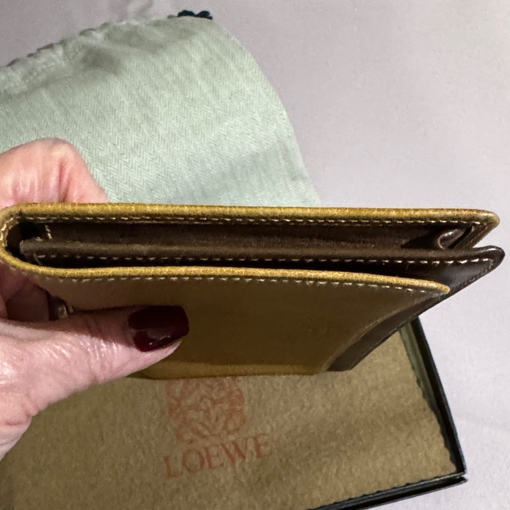 Loewe Camel Leather Long Wallet Complete Set COA - Picture 4 of 12